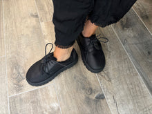 Lade das Bild in den Galerie-Viewer, Papucei Lammfellschuhe