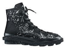 Lade das Bild in den Galerie-Viewer, Trippen Relate