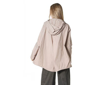 Lade das Bild in den Galerie-Viewer, Rundholz Black Label Jacke Print