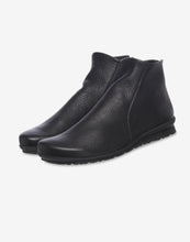 Lade das Bild in den Galerie-Viewer, Arche Stiefelchen Baryky