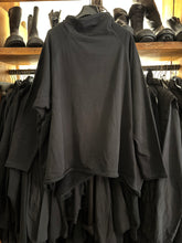 Lade das Bild in den Galerie-Viewer, Rundholz Black Label Sweatpulli
