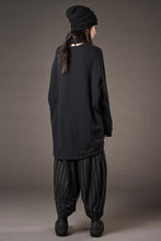 Lade das Bild in den Galerie-Viewer, Studio b3 Strickpulli Jojo
