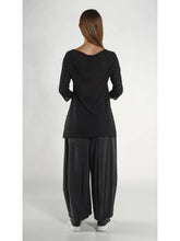 Lade das Bild in den Galerie-Viewer, Rundholz Black Label Tulpenhose
