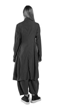 Lade das Bild in den Galerie-Viewer, Rundholz Black Label Stretchmantel
