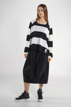 Lade das Bild in den Galerie-Viewer, Rundholz Black Label Pulli
