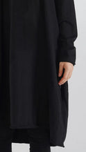 Lade das Bild in den Galerie-Viewer, Rundholz Black Label Sweatkleid
