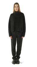 Lade das Bild in den Galerie-Viewer, Rundholz Pulli Waschbär Merino
