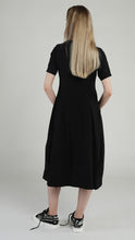 Lade das Bild in den Galerie-Viewer, Rundholz Black Label Kleid
