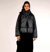 Lade das Bild in den Galerie-Viewer, Studio b3 Jacke MATTA
