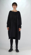 Lade das Bild in den Galerie-Viewer, Rundholz Black Label Sweatkleid
