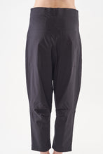 Lade das Bild in den Galerie-Viewer, Rundholz Black Label Hose
