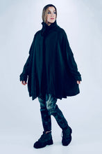 Lade das Bild in den Galerie-Viewer, Rundholz Black Label Wolljacke
