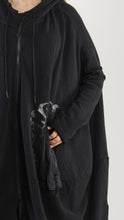 Lade das Bild in den Galerie-Viewer, Rundholz Black Label Oversize Sweatmantel
