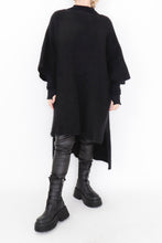 Lade das Bild in den Galerie-Viewer, SORT AARHUS  Strick Tunika
