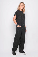 Lade das Bild in den Galerie-Viewer, Black by K&amp;M Jumpsuit
