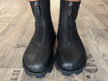 Lade das Bild in den Galerie-Viewer, Lofina Boots
