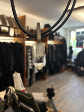 Lade das Bild in den Galerie-Viewer, DARKGEM Happymaker Bergkristall
