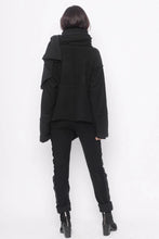 Lade das Bild in den Galerie-Viewer, Black by K&amp;M Wolljacke
