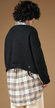Lade das Bild in den Galerie-Viewer, Studio b3 Pullover Reman
