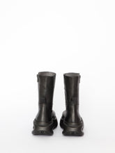 Lade das Bild in den Galerie-Viewer, Lofina Bootie mit schrägem Zipper
