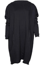 Lade das Bild in den Galerie-Viewer, Black by K&amp;M Pulloverkleid

