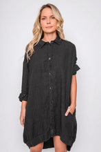 Lade das Bild in den Galerie-Viewer, Black by K&amp;M Leinenbluse
