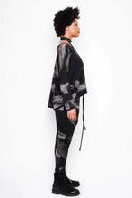 Lade das Bild in den Galerie-Viewer, Black by K&amp;M Oversizeshirt
