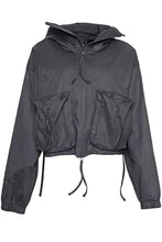 Lade das Bild in den Galerie-Viewer, Black by K&amp;M Gewachste Hoodie Jacke

