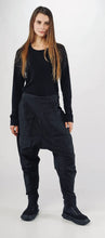 Lade das Bild in den Galerie-Viewer, Rundholz Black Label Hose
