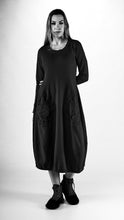 Lade das Bild in den Galerie-Viewer, Rundholz Black Label Sweatkleid
