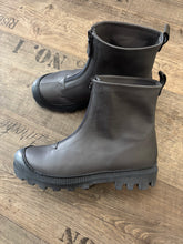 Lade das Bild in den Galerie-Viewer, Lofina Boots
