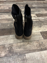 Lade das Bild in den Galerie-Viewer, Lofina Muster Boots
