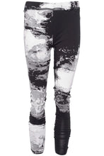 Lade das Bild in den Galerie-Viewer, Black by K&amp;M Legging there is something in the air tonight
