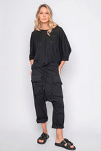 Lade das Bild in den Galerie-Viewer, Black by K&amp;M Hose Check out my Moves
