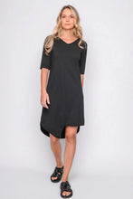 Lade das Bild in den Galerie-Viewer, Black by K&amp;M Kleid come and dance with me every Night
