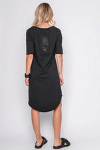 Lade das Bild in den Galerie-Viewer, Black by K&amp;M Kleid come and dance with me every Night
