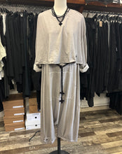 Lade das Bild in den Galerie-Viewer, PLÜ SNUGGLE SHIRT
