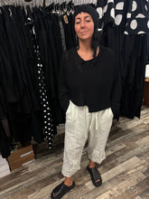 Lade das Bild in den Galerie-Viewer, Rundholz Black Label Leinenhose
