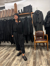 Lade das Bild in den Galerie-Viewer, Rundholz Leinenhose
