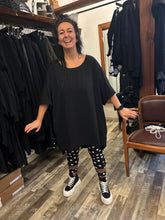 Lade das Bild in den Galerie-Viewer, PLÜ Legging black Dots
