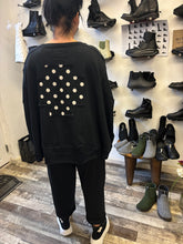 Lade das Bild in den Galerie-Viewer, PLÜ Wideshortsweat Black Dots
