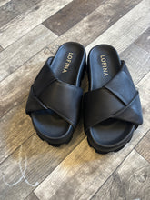 Lade das Bild in den Galerie-Viewer, Lofina Latschis
