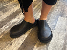 Lade das Bild in den Galerie-Viewer, Lofina Clogs

