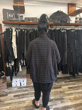 Lade das Bild in den Galerie-Viewer, Rundholz Black Label Tulpenjacke
