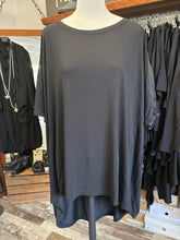 Lade das Bild in den Galerie-Viewer, Rundholz Black Label Oversize Tunika
