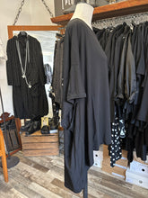 Lade das Bild in den Galerie-Viewer, Rundholz Black Label Oversize Tunika
