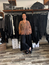 Lade das Bild in den Galerie-Viewer, Sanctamuerte Bluse
