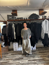 Lade das Bild in den Galerie-Viewer, Sanctamuerte Pulli
