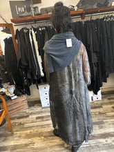 Lade das Bild in den Galerie-Viewer, Sanctamuerte Lange Bluse
