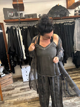 Lade das Bild in den Galerie-Viewer, Sanctamuerte Lange Bluse

